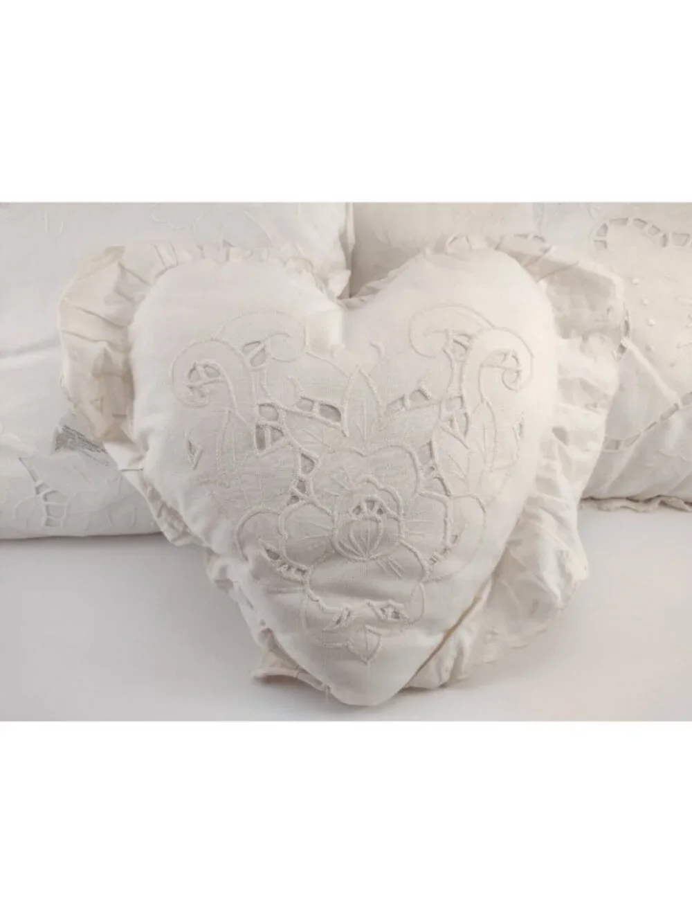 White Throw Pillows Set of 3 Heart Square Rectangle Couch Arm Chair Country